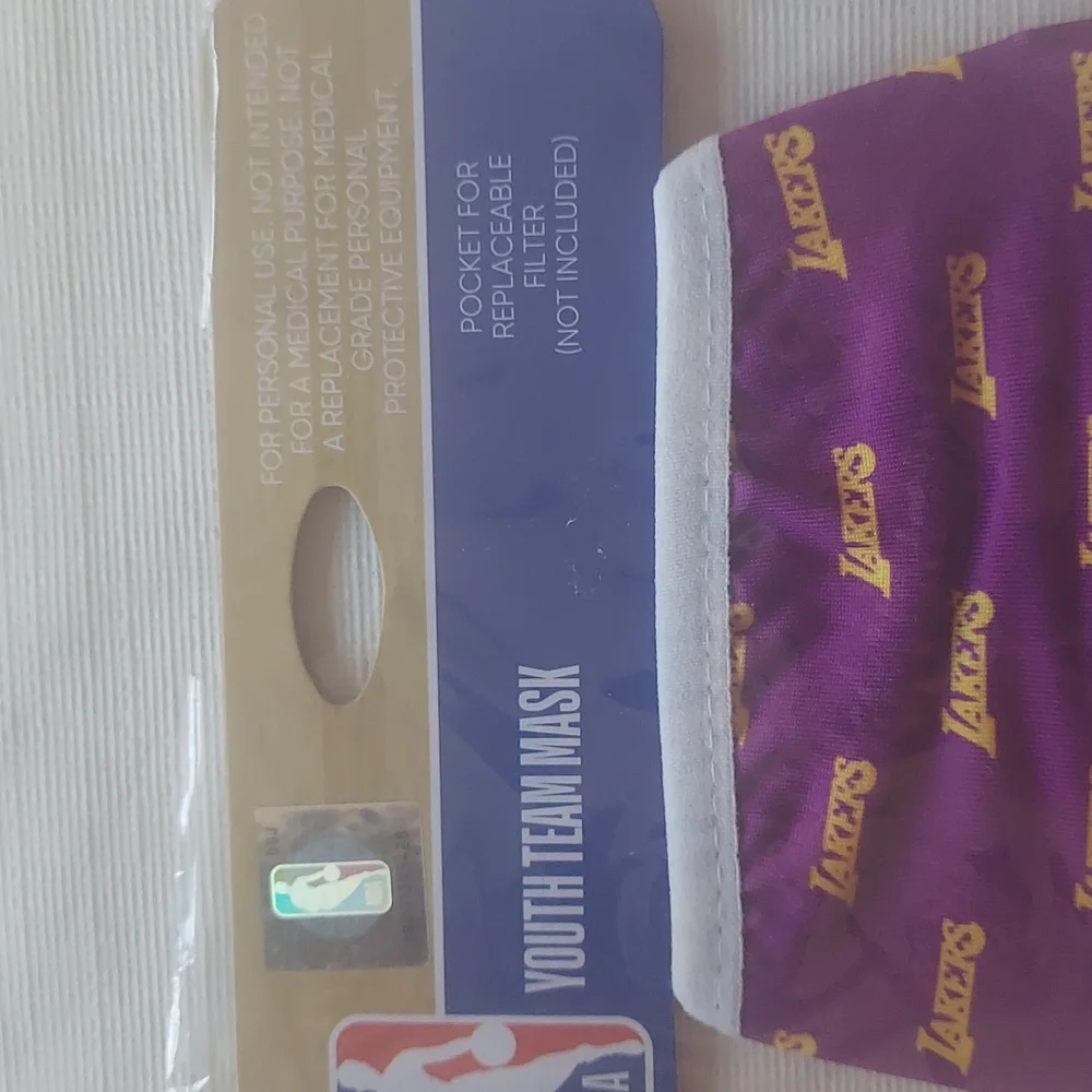 Los Angeles Lakers NBA Youth Masks2 pack Brand New in Packaging Sells for $14.99